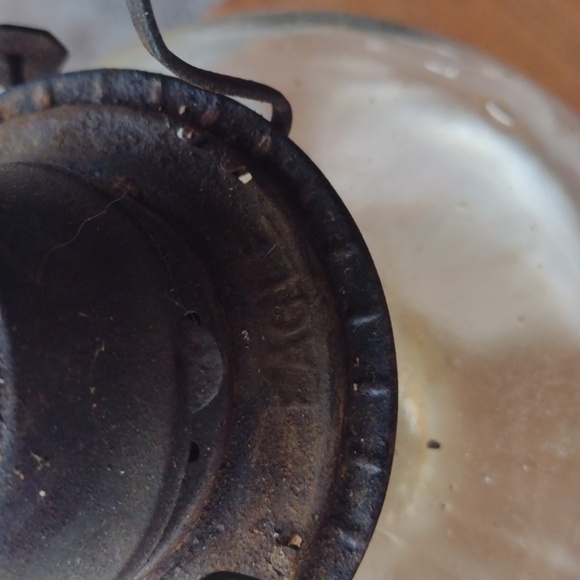 Eagle Glass Oil Lamp - Picture 4 of 4